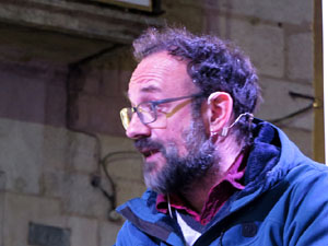 Presentaci&oacute; del llibre '1 judici (pol&iacute;tic) i 100 preguntes' de Jaume Alonso-Cuevillas amb Marcel&middot;la Topor, Llu&iacute;s Llach i Benet Salellas, a la pla&ccedil;a del Vi de Girona