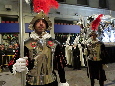 Gu&agrave;rdia Noble del Sant Sepulcre a la process&oacute; del Sant Enterrament