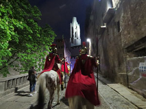 Setmana Santa 2019 a Girona. Sortida dels Manaies per lliurar el Pen&oacute;