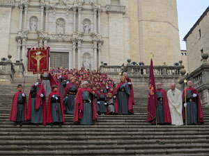 Setmana Santa 2019 a Girona. Sortida dels Manaies per lliurar el Pen&oacute;