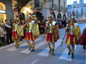 Setmana Santa 2019 a Girona. Sortida dels Manaies per lliurar el Pen&oacute;