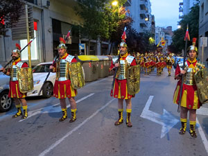 Setmana Santa 2019 a Girona. Sortida dels Manaies per lliurar el Pen&oacute;