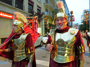 Setmana Santa 2019 a Girona. Sortida dels Manaies per lliurar el Pen&oacute;