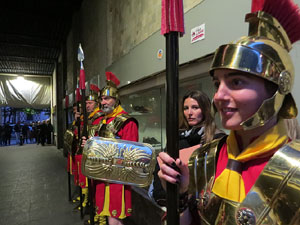 Setmana Santa 2019 a Girona. Sortida dels Manaies per lliurar el Pen&oacute;