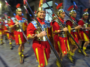Setmana Santa 2019 a Girona. Sortida dels Manaies per lliurar el Pen&oacute;