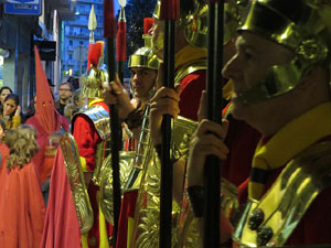 Setmana Santa 2019 a Girona. Sortida dels Manaies per lliurar el Pen&oacute;
