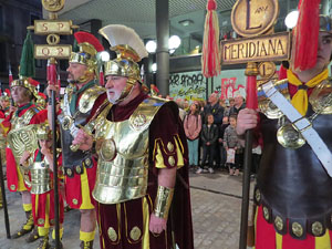 Setmana Santa 2019 a Girona. Sortida dels Manaies per lliurar el Pen&oacute;