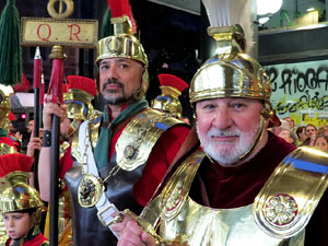 Setmana Santa 2019 a Girona. Sortida dels Manaies per lliurar el Pen&oacute;