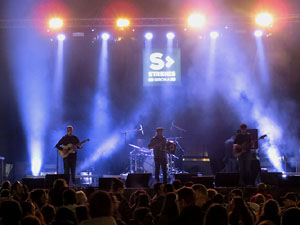 Festival Strenes 2019. Concert de Joan Garriga a la pla&ccedil;a Catalunya