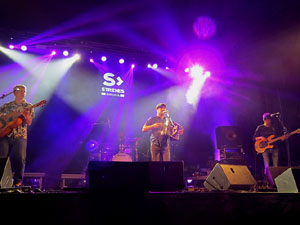 Festival Strenes 2019. Concert de Joan Garriga a la pla&ccedil;a Catalunya