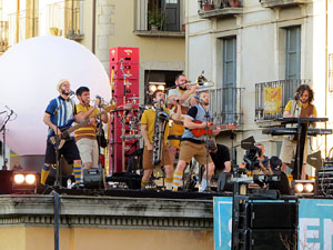 Festival Strenes 2019. Concert inaugural al terrat del punt d'Informaci&oacute; de la Rambla, a c&agrave;rrec d'Oques Grasses