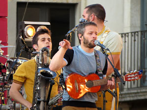 Festival Strenes 2019. Concert inaugural al terrat del punt d'Informaci&oacute; de la Rambla, a c&agrave;rrec d'Oques Grasses