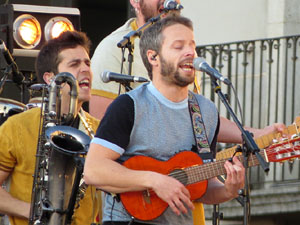 Festival Strenes 2019. Concert inaugural al terrat del punt d'Informaci&oacute; de la Rambla, a c&agrave;rrec d'Oques Grasses