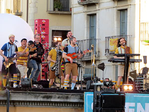 Festival Strenes 2019. Concert inaugural al terrat del punt d'Informaci&oacute; de la Rambla, a c&agrave;rrec d'Oques Grasses
