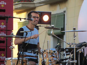 Festival Strenes 2019. Concert inaugural al terrat del punt d'Informaci&oacute; de la Rambla, a c&agrave;rrec d'Oques Grasses