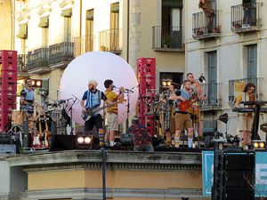 Festival Strenes 2019. Concert inaugural al terrat del punt d'Informaci&oacute; de la Rambla, a c&agrave;rrec d'Oques Grasses