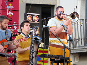 Festival Strenes 2019. Concert inaugural al terrat del punt d'Informaci&oacute; de la Rambla, a c&agrave;rrec d'Oques Grasses