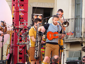 Festival Strenes 2019. Concert inaugural al terrat del punt d'Informaci&oacute; de la Rambla, a c&agrave;rrec d'Oques Grasses