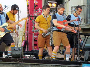 Festival Strenes 2019. Concert inaugural al terrat del punt d'Informaci&oacute; de la Rambla, a c&agrave;rrec d'Oques Grasses