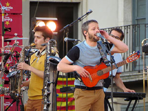 Festival Strenes 2019. Concert inaugural al terrat del punt d'Informaci&oacute; de la Rambla, a c&agrave;rrec d'Oques Grasses