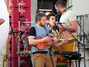 Festival Strenes 2019. Concert inaugural al terrat del punt d'Informaci&oacute; de la Rambla, a c&agrave;rrec d'Oques Grasses