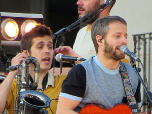 Festival Strenes 2019. Concert inaugural al terrat del punt d'Informaci&oacute; de la Rambla, a c&agrave;rrec d'Oques Grasses