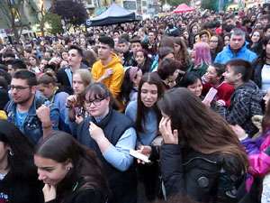 Festival Strenes 2019. Concert de Lildami a la pla&ccedil;a Catalunya