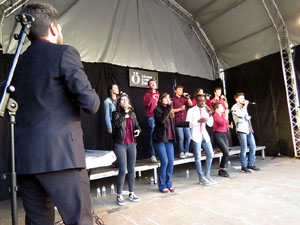 Festival A Cappella 2019. Actuaci&oacute; de Cr&ocirc;matics a la pla&ccedil;a de la Independ&egrave;ncia