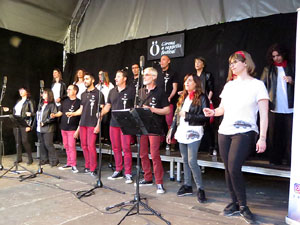 Festival A Cappella 2019. Actuaci&oacute; de Yes the Music! a la pla&ccedil;a de la Independ&egrave;ncia