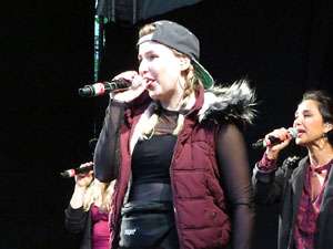 Festival A Cappella 2019. Actuaci&oacute; de Beat Poetry Club a la pla&ccedil;a de la Independ&egrave;ncia