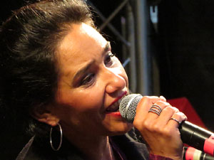 Festival A Cappella 2019. Actuaci&oacute; de Beat Poetry Club a la pla&ccedil;a de la Independ&egrave;ncia