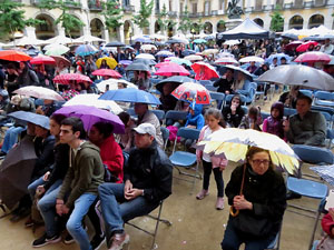 Festival A Cappella 2019. Actuaci&oacute; de Beat Poetry Club a la pla&ccedil;a de la Independ&egrave;ncia