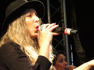 Festival A Cappella 2019. Actuaci&oacute; de Beat Poetry Club a la pla&ccedil;a de la Independ&egrave;ncia