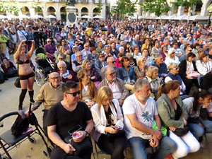 Festival A Cappella 2019. Actuaci&oacute; de Vad&eacute; a la pla&ccedil;a de la Independ&egrave;ncia