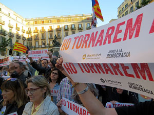 Concentraci&oacute; contra el judici de l'1-O a la pla&ccedil;a de la Independ&egrave;ncia