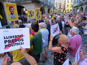 Concentraci&oacute; a la pla&ccedil;a del Vi per la independ&egrave;ncia i la llibertat dels presos pol&iacute;tics