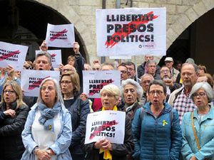 Concentraci&oacute; a la pla&ccedil;a del Vi per la independ&egrave;ncia i la llibertat dels presos pol&iacute;tics