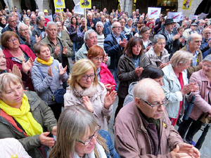 Concentraci&oacute; a la pla&ccedil;a del Vi per la independ&egrave;ncia i la llibertat dels presos pol&iacute;tics