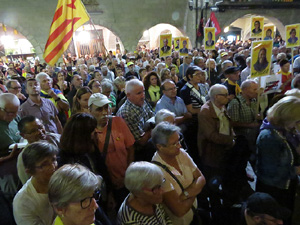 Concentraci&oacute; a la pla&ccedil;a del Vi per la independ&egrave;ncia i la llibertat dels presos pol&iacute;tics
