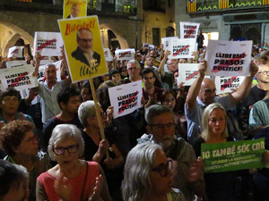 Concentraci&oacute; a la pla&ccedil;a del Vi per la independ&egrave;ncia i la llibertat dels presos pol&iacute;tics
