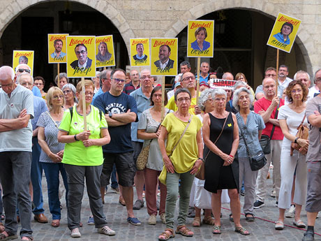 Concentraci&oacute; per la llibertat dels presos pol&iacute;tics a la pla&ccedil;a del Vi