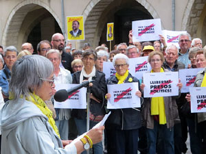 Concentraci&oacute; a la pla&ccedil;a del Vi per la independ&egrave;ncia i la llibertat dels presos pol&iacute;tics
