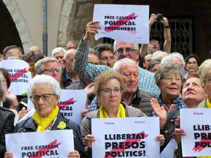 Concentraci&oacute; a la pla&ccedil;a del Vi per la independ&egrave;ncia i la llibertat dels presos pol&iacute;tics