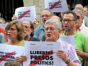 Concentraci&oacute; a la pla&ccedil;a del Vi per la independ&egrave;ncia i la llibertat dels presos pol&iacute;tics