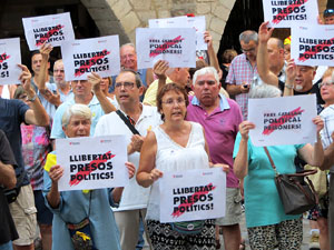 Concentraci&oacute; a la pla&ccedil;a del Vi per la independ&egrave;ncia i la llibertat dels presos pol&iacute;tics