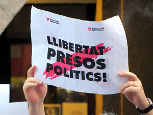 Concentraci&oacute; a la pla&ccedil;a del Vi per la independ&egrave;ncia i la llibertat dels presos pol&iacute;tics