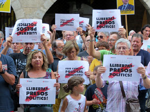 Concentraci&oacute; a la pla&ccedil;a del Vi per la independ&egrave;ncia i la llibertat dels presos pol&iacute;tics