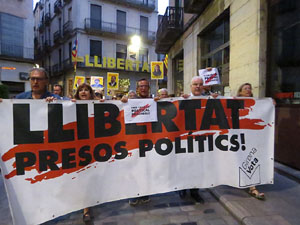 Concentraci&oacute; a la pla&ccedil;a del Vi per la independ&egrave;ncia i la llibertat dels presos pol&iacute;tics