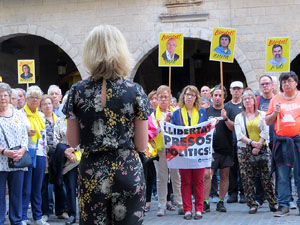Concentraci&oacute; a la pla&ccedil;a del Vi per la independ&egrave;ncia i la llibertat dels presos pol&iacute;tics
