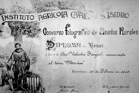 Diploma otorgat a Valent&iacute; Fargnoli per l'Institut Agricola Catal&agrave; de Sant Isidre amb motiu d'un concurs fotogr&agrave;fic. 1918